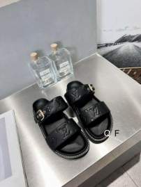 Picture of Louis Vuitton Slippers _SKULVsz35-42F0127401